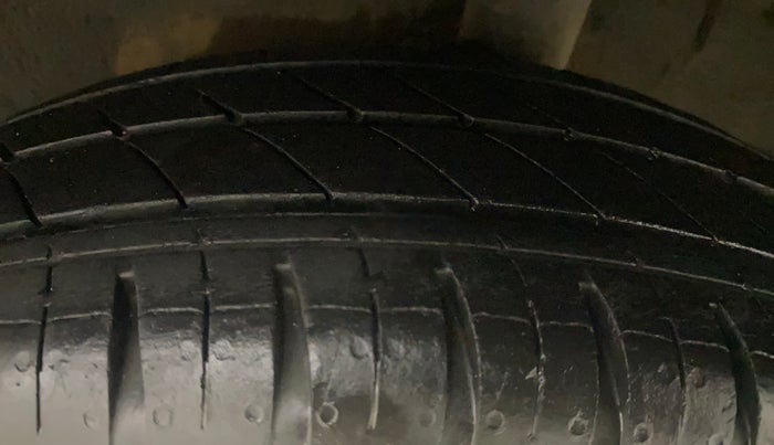 2021 Renault Kwid CLIMBER 1.0 (O), Petrol, Manual, 24,931 km, Left Rear Tyre Tread