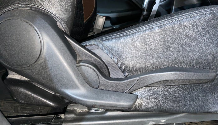 2024 Maruti BREZZA VXI AT SMART HYBRID, Petrol, Automatic, 5,003 km, Driver Side Adjustment Panel