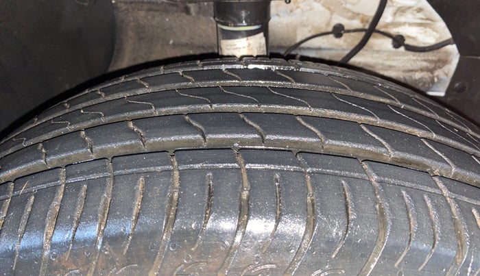 2024 Maruti BREZZA VXI AT SMART HYBRID, Petrol, Automatic, 5,003 km, Right Front Tyre Tread