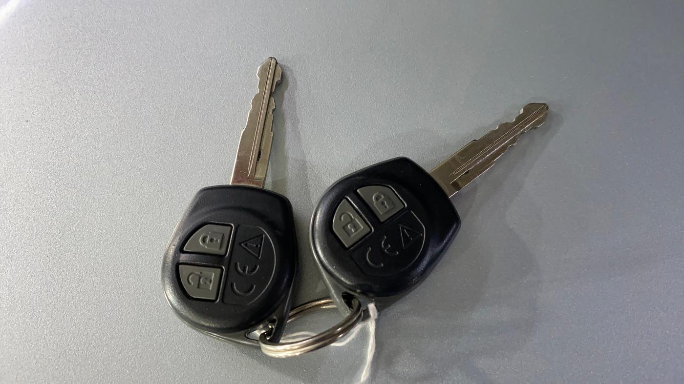 2024 Maruti BREZZA VXI AT SMART HYBRID, Petrol, Automatic, 5,003 km, Key Close Up
