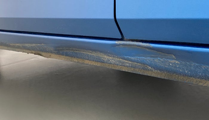 2017 Maruti IGNIS DELTA 1.2, Petrol, Manual, 26,530 km, Left running board - Slightly dented
