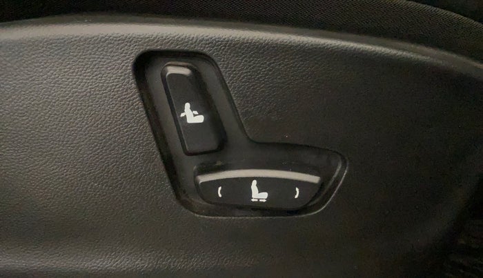 2020 MG HECTOR SHARP 1.5 DCT PETROL, Petrol, Automatic, 24,542 km, Driver Side Adjustment Panel