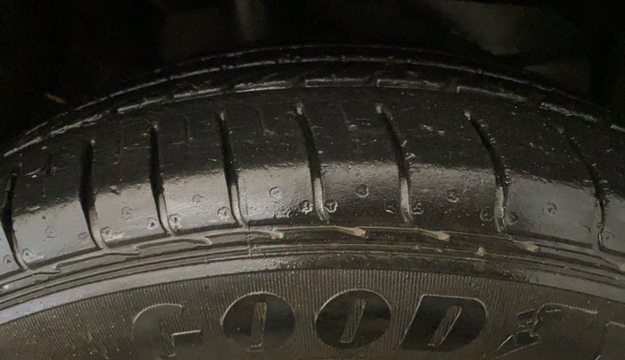 2020 MG HECTOR SHARP 1.5 DCT PETROL, Petrol, Automatic, 24,542 km, Right Front Tyre Tread