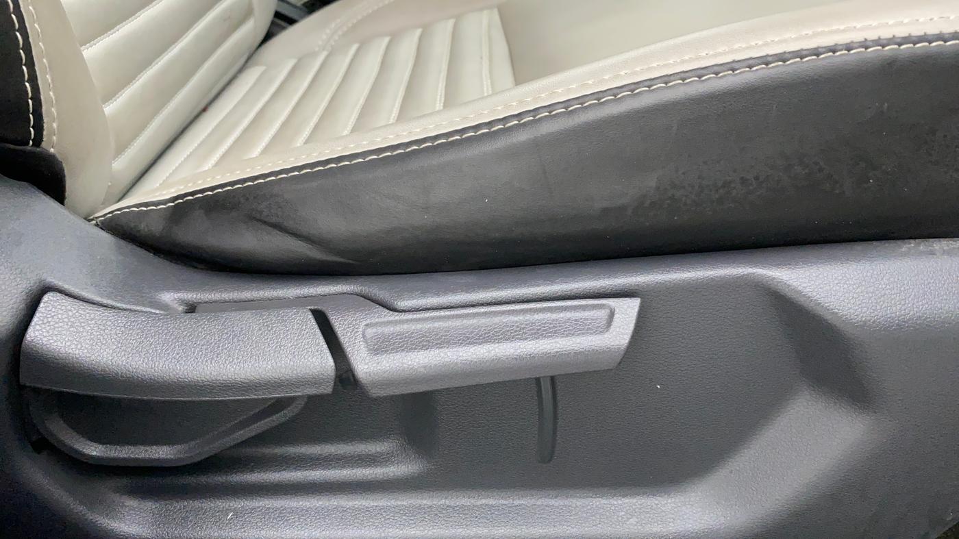 2021 Hyundai GRAND I10 NIOS SPORTZ CNG MT, CNG, Manual, 29,063 km, Driver Side Adjustment Panel