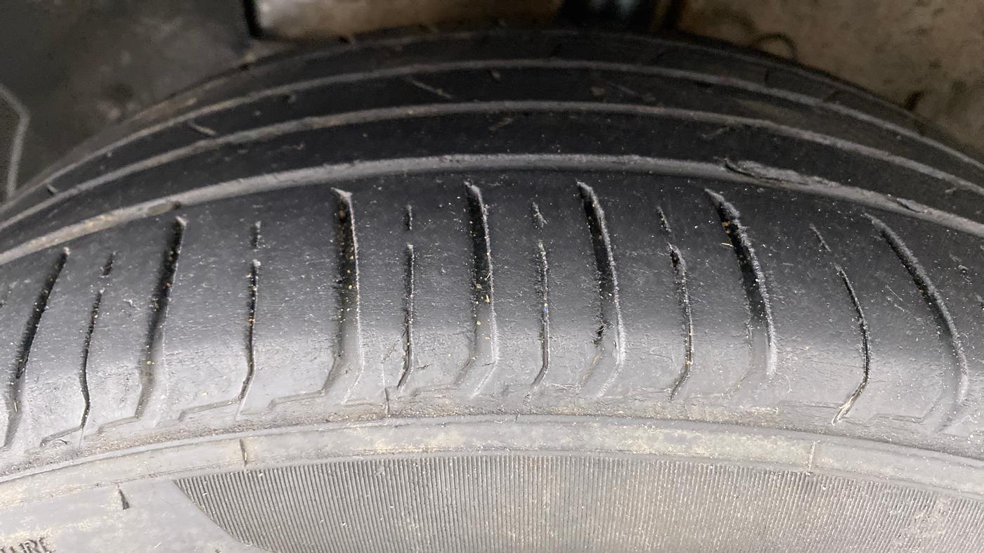 2019 Hyundai VENUE SX(O) CRDi, Diesel, Manual, 85,328 km, Left Front Tyre Tread