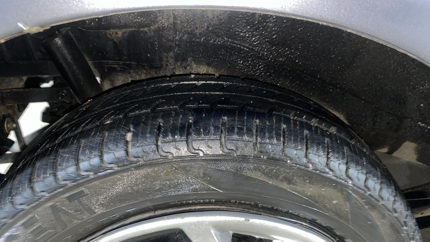 2015 Maruti Wagon R 1.0 VXI, Petrol, Manual, 55,068 km, Right Rear Tyre Tread