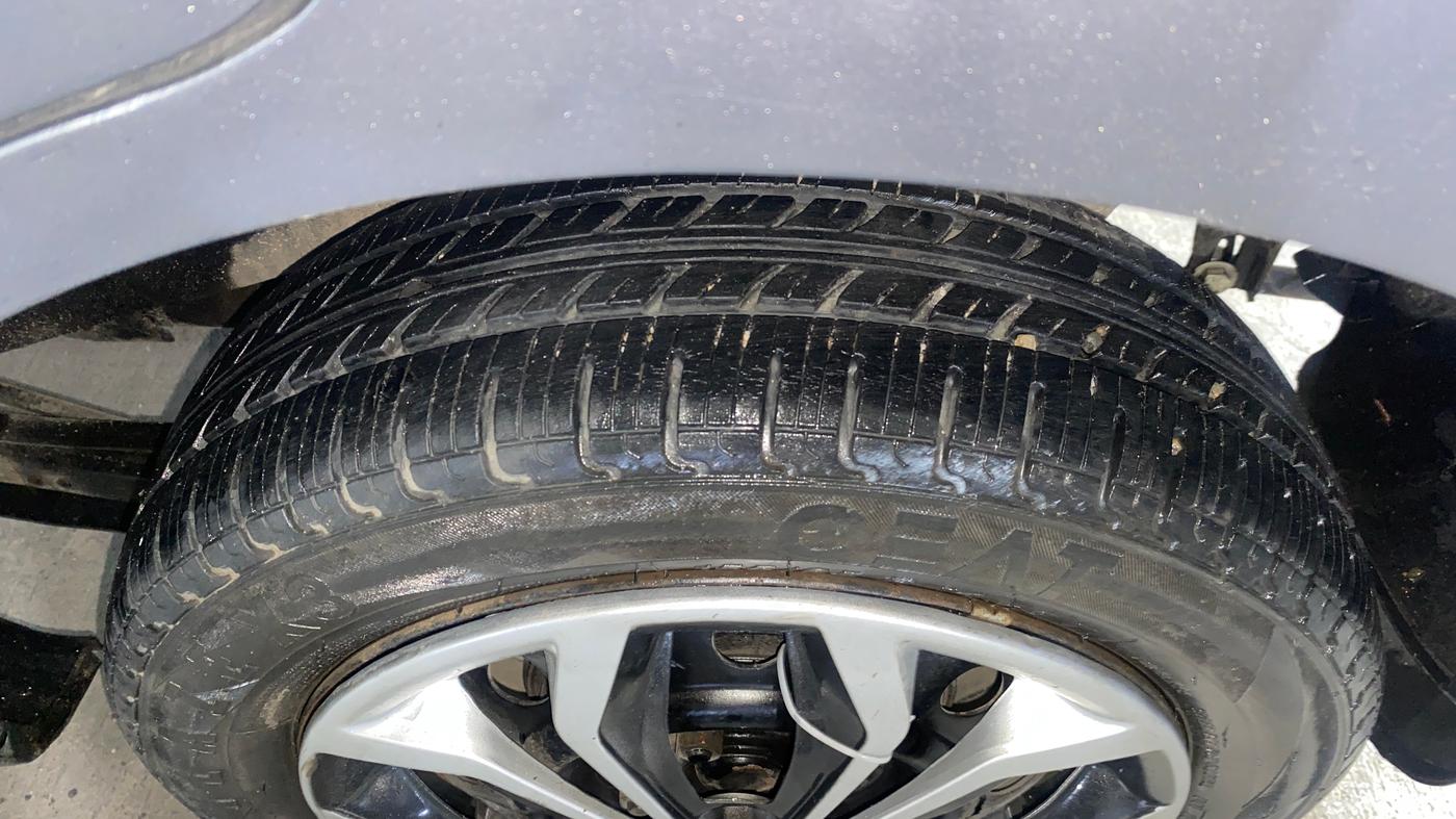 2015 Maruti Wagon R 1.0 VXI, Petrol, Manual, 55,068 km, Left Rear Tyre Tread