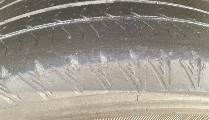 2022 Tata Safari XT PLUS, Diesel, Manual, 84,639 km, Right Front Tyre Tread