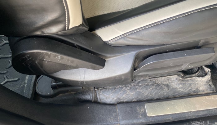 2022 Tata Safari XT PLUS, Diesel, Manual, 84,639 km, Driver Side Adjustment Panel