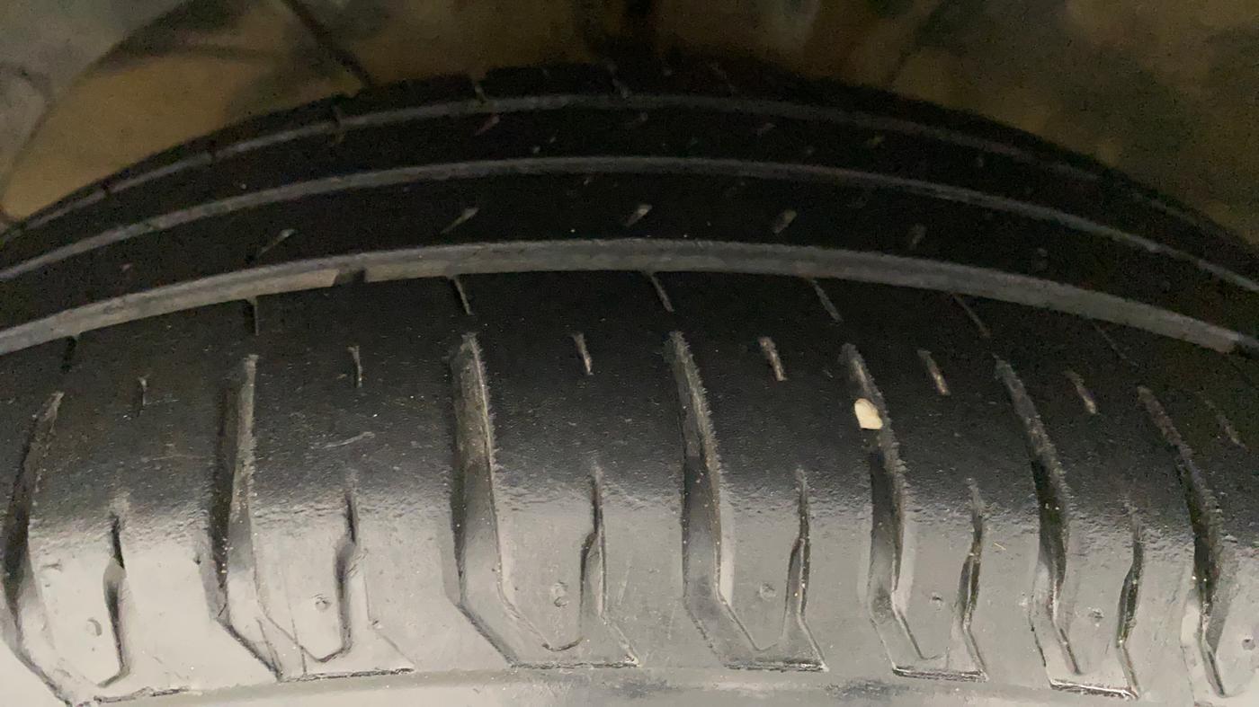 2019 Maruti Dzire ZXI PLUS AMT, Petrol, Automatic, 51,801 km, Left Front Tyre Tread