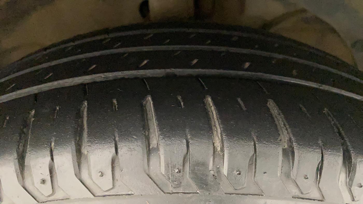 2019 Maruti Dzire ZXI PLUS AMT, Petrol, Automatic, 51,801 km, Right Front Tyre Tread