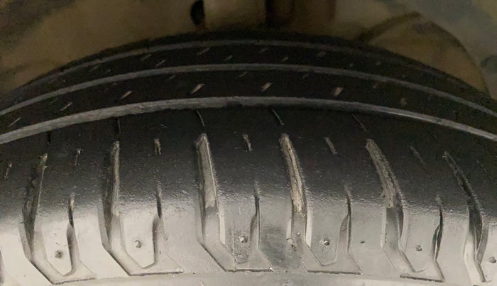 2019 Maruti Dzire ZXI PLUS AMT, Petrol, Automatic, 51,801 km, Right Front Tyre Tread