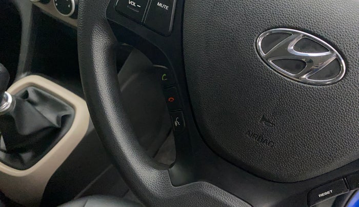 2019 Hyundai Grand i10 SPORTZ 1.2 KAPPA VTVT, Petrol, Manual, 16,561 km, Steering wheel - Phone control not functional