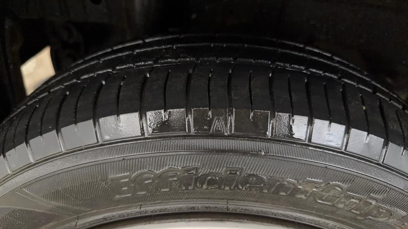 2016 Mahindra Kuv100 K6 D 6 STR, Diesel, Manual, 68,044 km, Right Rear Tyre Tread