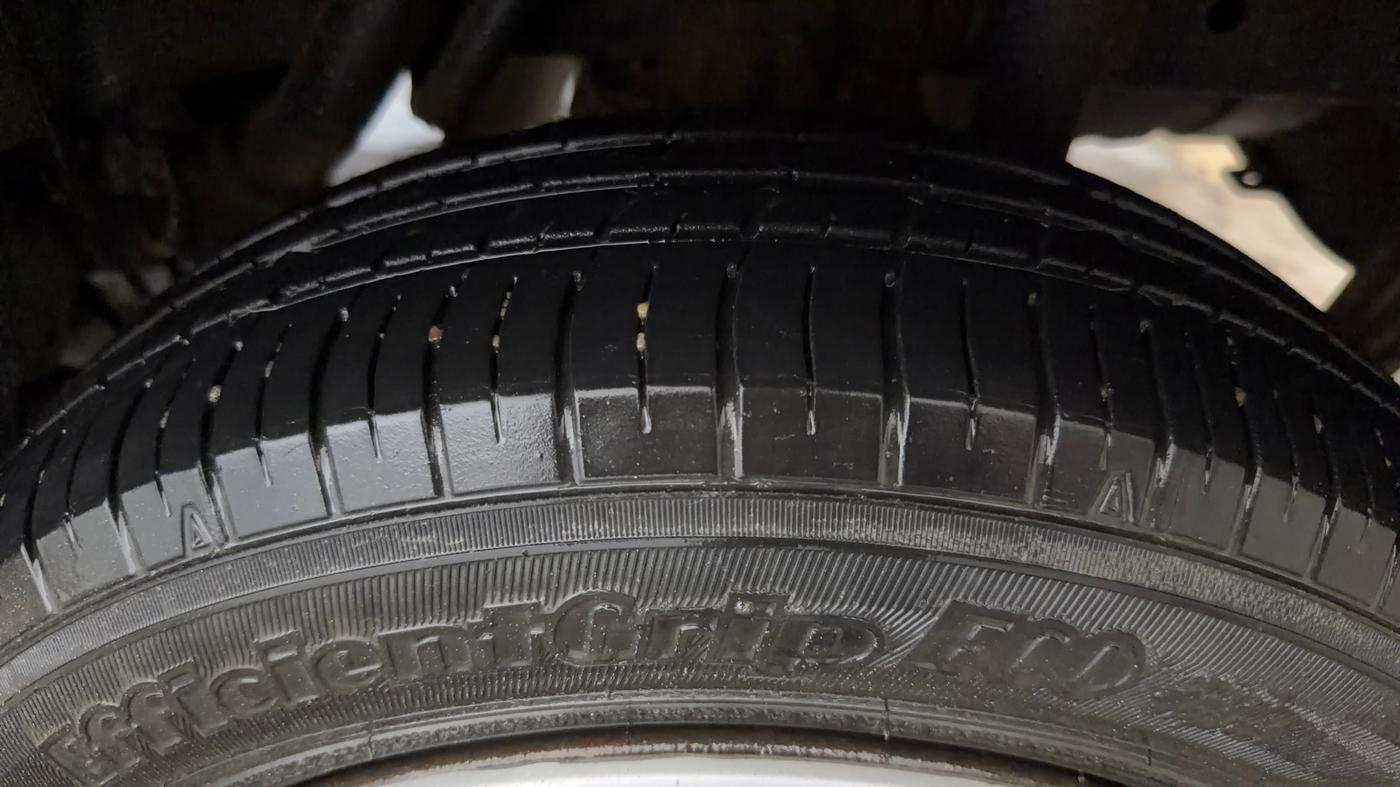 2016 Mahindra Kuv100 K6 D 6 STR, Diesel, Manual, 68,044 km, Left Rear Tyre Tread