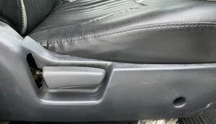 2016 Maruti Alto K10 LXI CNG, CNG, Manual, 91,884 km, Driver Side Adjustment Panel