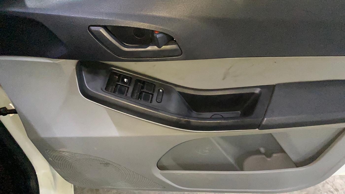 2023 Tata Tiago XT CNG, CNG, Manual, 47,543 km, Driver Side Door Panels Control