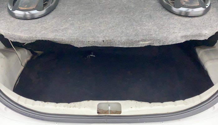 2017 Hyundai Eon ERA +, Petrol, Manual, 66,838 km, Boot Inside