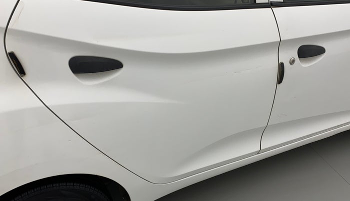 2017 Hyundai Eon ERA +, Petrol, Manual, 66,838 km, Right rear door - Minor scratches
