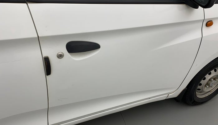 2017 Hyundai Eon ERA +, Petrol, Manual, 66,838 km, Driver-side door - Slightly dented