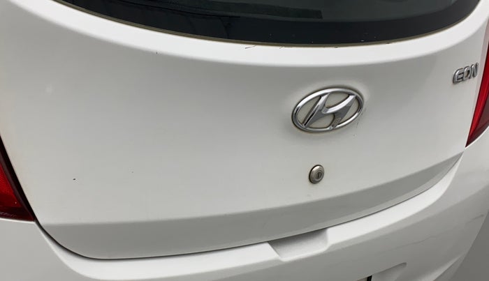 2017 Hyundai Eon ERA +, Petrol, Manual, 66,838 km, Dicky (Boot door) - Minor scratches