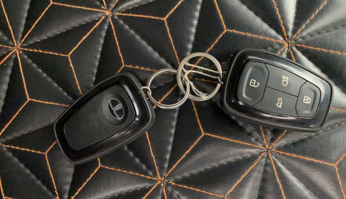 2021 Tata TIAGO NRG XZ MT, Petrol, Manual, 76,422 km, Key Close Up