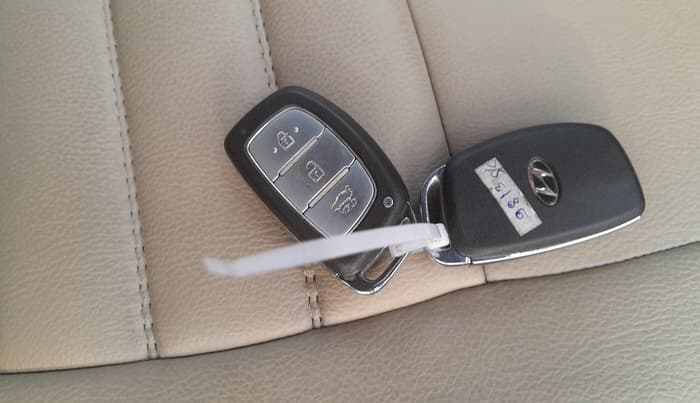 2014 Hyundai Xcent SX AT 1.2 (O), Petrol, Automatic, 78,893 km, Key Close Up