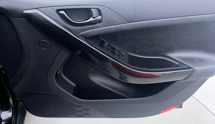 2021 Tata NEXON XZA+(O) DARK EDITION 1.2 RTN, Petrol, Automatic, 4,589 km, Driver Side Door Panels Control