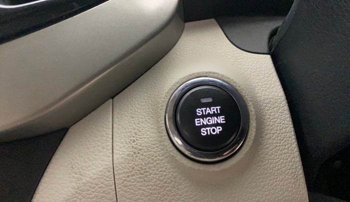 2021 Mahindra XUV300 W8 (O) 1.2 PETROL, Petrol, Manual, 1,10,613 km, Keyless Start/ Stop Button