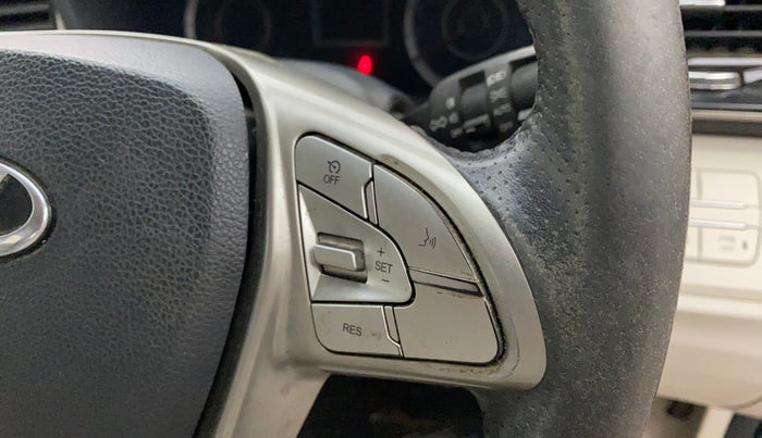 2021 Mahindra XUV300 W8 (O) 1.2 PETROL, Petrol, Manual, 1,10,613 km, Adaptive Cruise Control