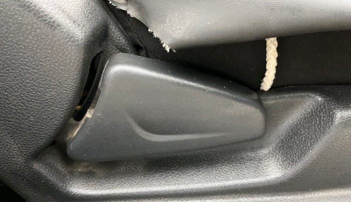 2016 Renault Kwid RXL, Petrol, Manual, 43,923 km, Driver Side Adjustment Panel