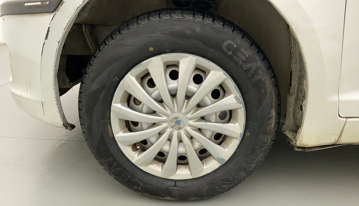 2011 Maruti Swift LXI, Petrol, Manual, 54,277 km, Left Front Wheel