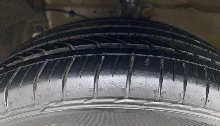 2022 Maruti Ciaz ALPHA  AT 1.5 SHVS PETROL, Petrol, Automatic, 7,536 km, Left Front Tyre Tread