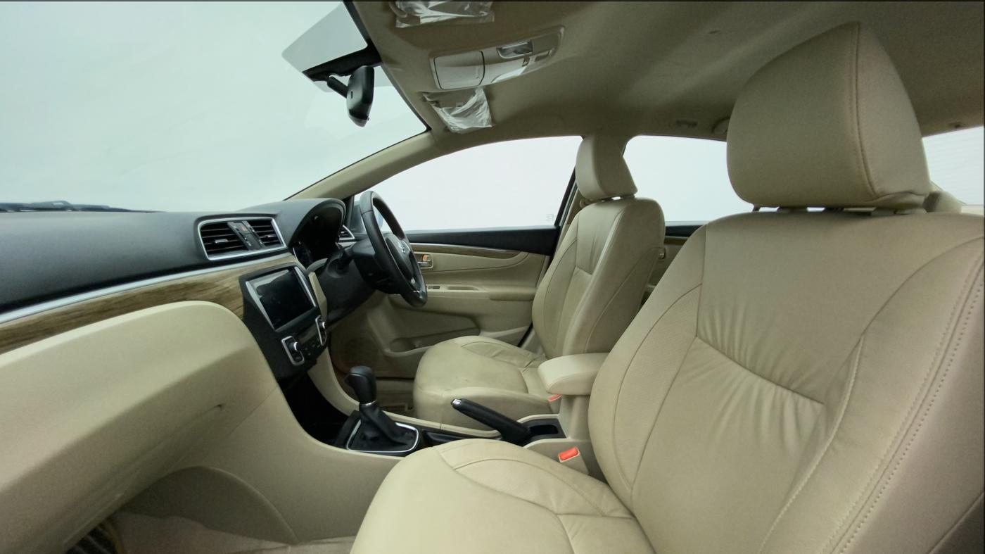 2022 Maruti Ciaz ALPHA  AT 1.5 SHVS PETROL, Petrol, Automatic, 7,536 km, Right Side Front Door Cabin