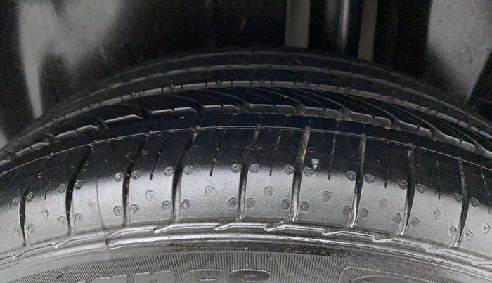 2022 Maruti Ciaz ALPHA  AT 1.5 SHVS PETROL, Petrol, Automatic, 7,536 km, Left Rear Tyre Tread
