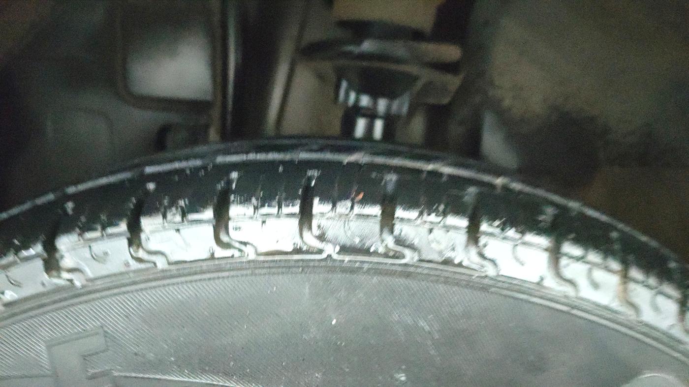 2016 Renault Kwid RXT 1.0, Petrol, Manual, 24,426 km, Left Front Tyre Tread