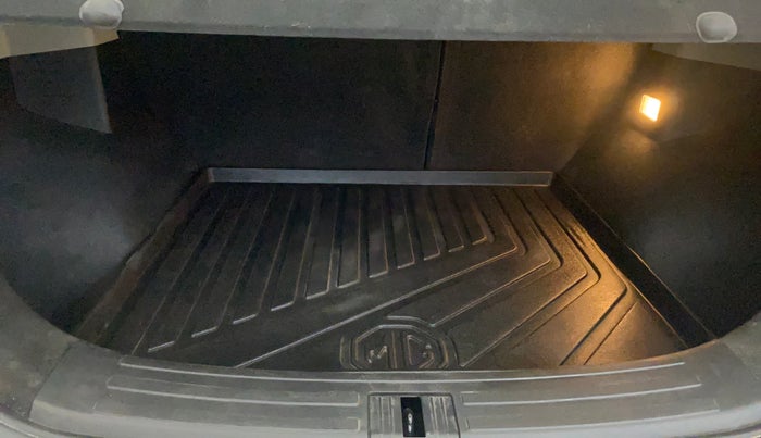 2022 MG ASTOR SAVVY 1.3 TURBO AT S RED, Petrol, Automatic, 42,010 km, Boot Inside