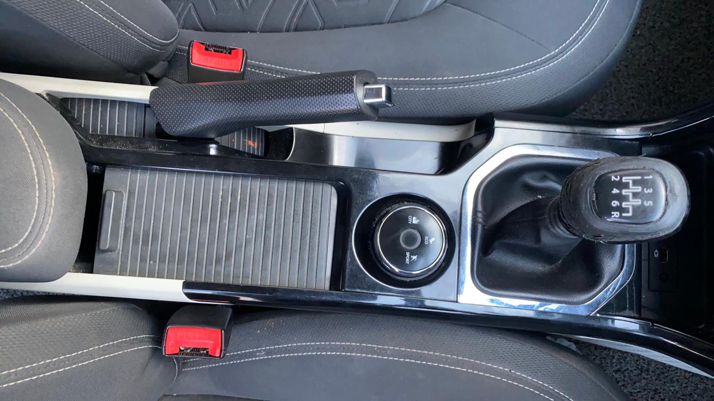 2020 Tata NEXON XZ PLUS PETROL, Petrol, Manual, 1,21,183 km, Gear Lever