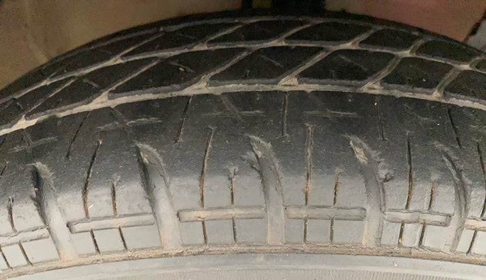 2012 Maruti Swift VDI, Diesel, Manual, 70,955 km, Right Front Tyre Tread