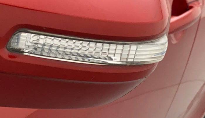 2012 Maruti Swift VDI, Diesel, Manual, 70,955 km, Left rear-view mirror - Indicator light has minor damage