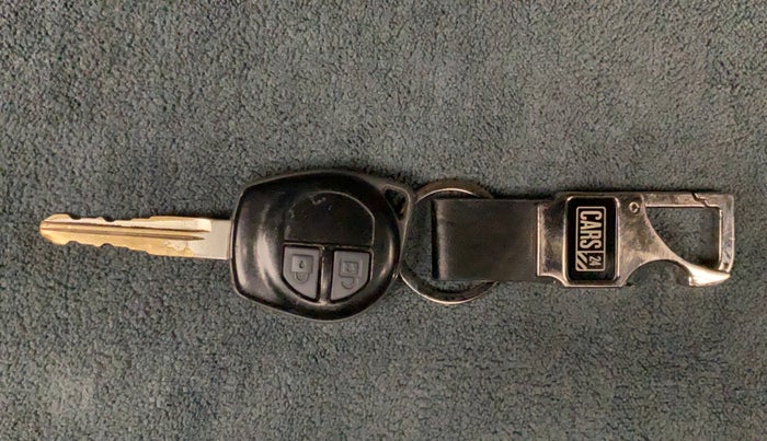 2012 Maruti Swift VDI, Diesel, Manual, 70,955 km, Lock system - Remote key minor damage