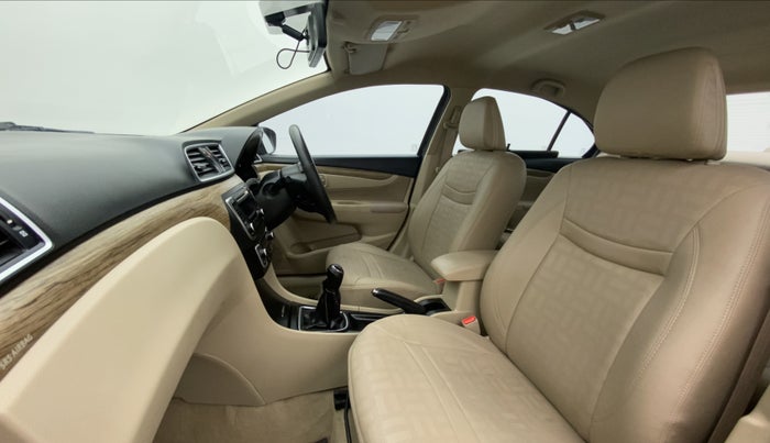 2019 Maruti Ciaz DELTA 1.5 SHVS MT PETROL, Petrol, Manual, 32,885 km, Right Side Front Door Cabin