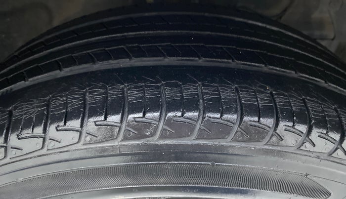 2017 Maruti Baleno DELTA 1.2 K12, Petrol, Manual, 51,813 km, Right Front Tyre Tread