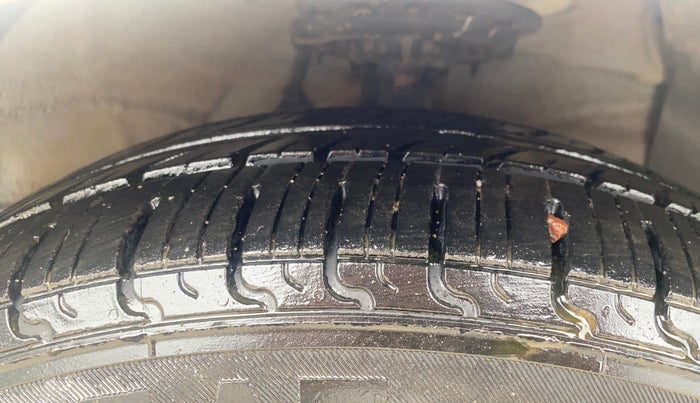 2016 Hyundai Grand i10 SPORTZ 1.2 KAPPA VTVT, CNG, Manual, 97,381 km, Right Front Tyre Tread