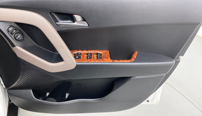 2016 Hyundai Creta 1.6 SX PLUS PETROL, Petrol, Manual, 20,142 km, Driver Side Door Panels Control