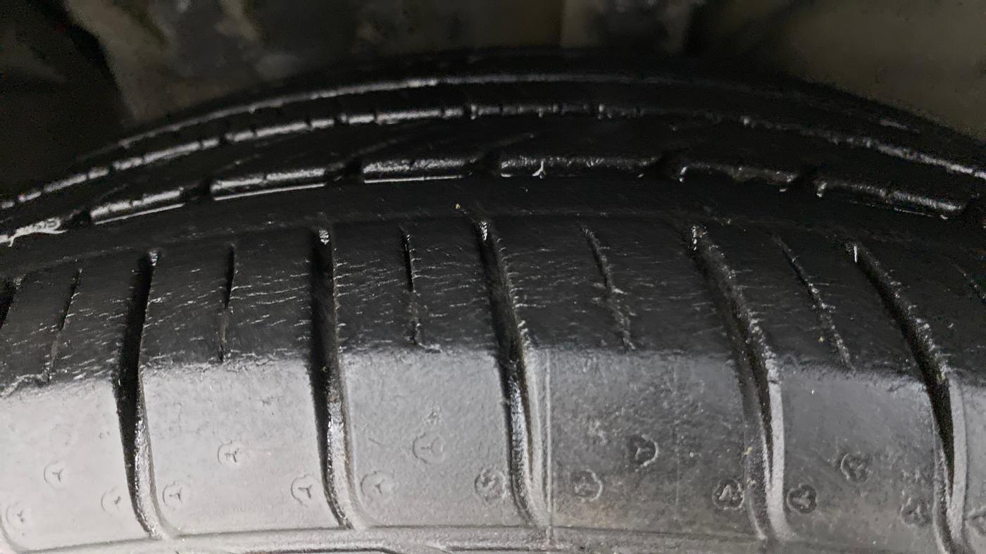 2016 Hyundai Creta 1.6 SX PLUS PETROL, Petrol, Manual, 20,142 km, Left Front Tyre Tread