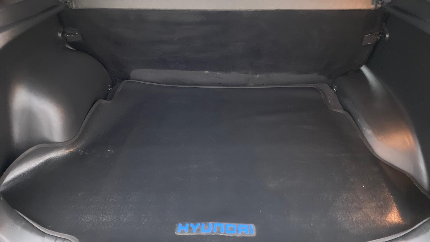 2016 Hyundai Creta 1.6 SX PLUS PETROL, Petrol, Manual, 20,142 km, Boot Inside