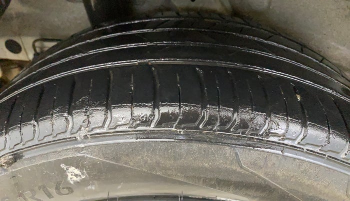 2022 Hyundai VENUE S (O) 1.0 Turbo Petrol DCT, Petrol, Automatic, 42,538 km, Right Rear Tyre Tread