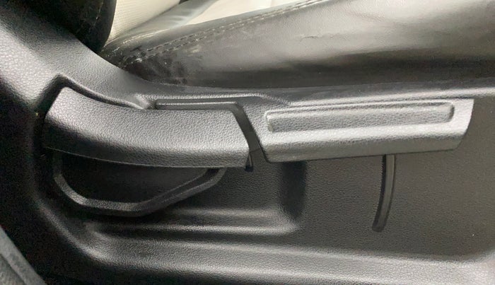 2022 Hyundai VENUE S (O) 1.0 Turbo Petrol DCT, Petrol, Automatic, 42,538 km, Driver Side Adjustment Panel