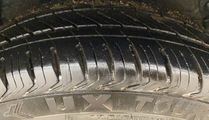 2016 Hyundai Verna 1.6 CRDI SX, Diesel, Manual, 1,44,453 km, Left Rear Tyre Tread